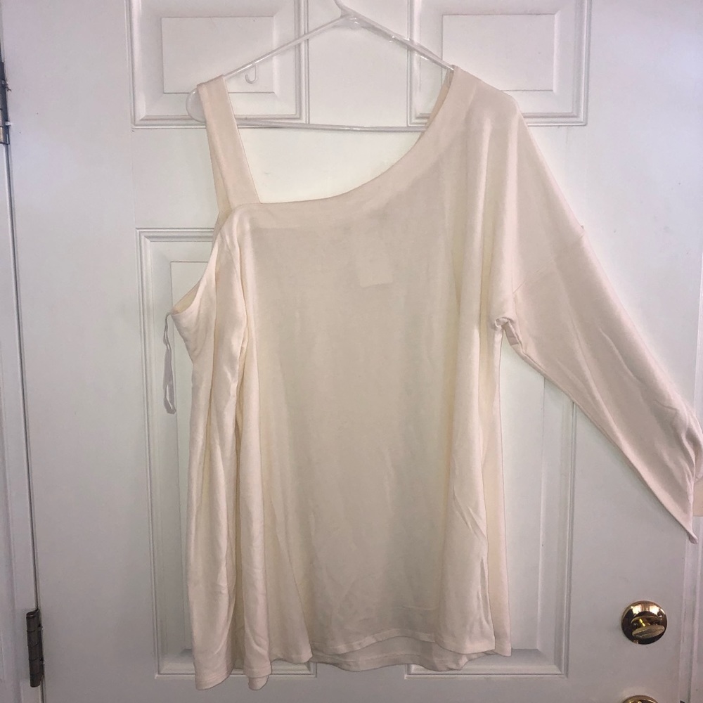 Cut out shoulder top